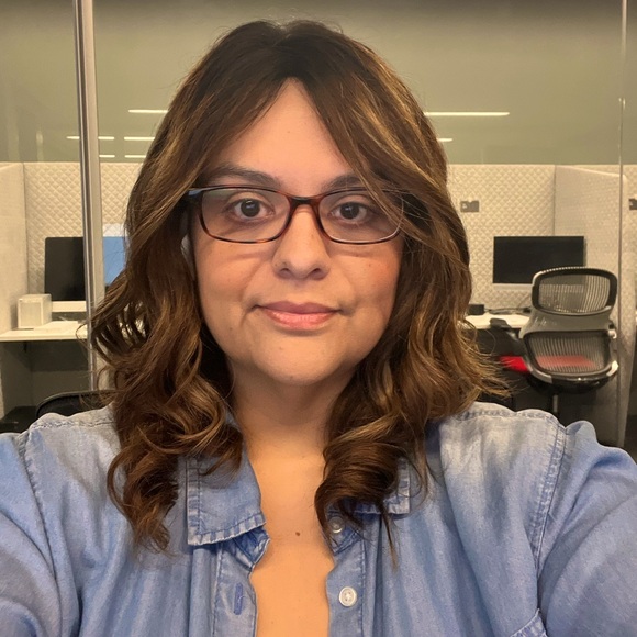 Meet your Posher, Leslie - Picture 1 of 1